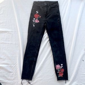 H&M Divided Dark Wash Embroidered Rose Denim Jeans